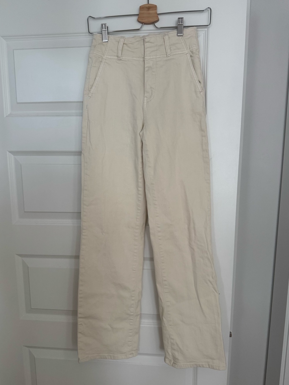 Anthropologie Pilcro. Cream Wide-Leg Jeans -size 24. Never worn.